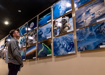 В Барнаульском планетарии работает выставка «Земля глазами космонавтов»...